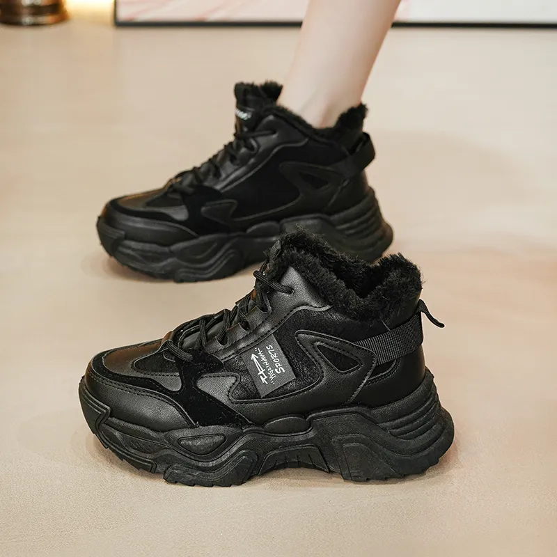 Comfortable and versatile velvet sneakers