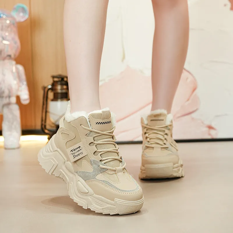 Comfortable and versatile velvet sneakers