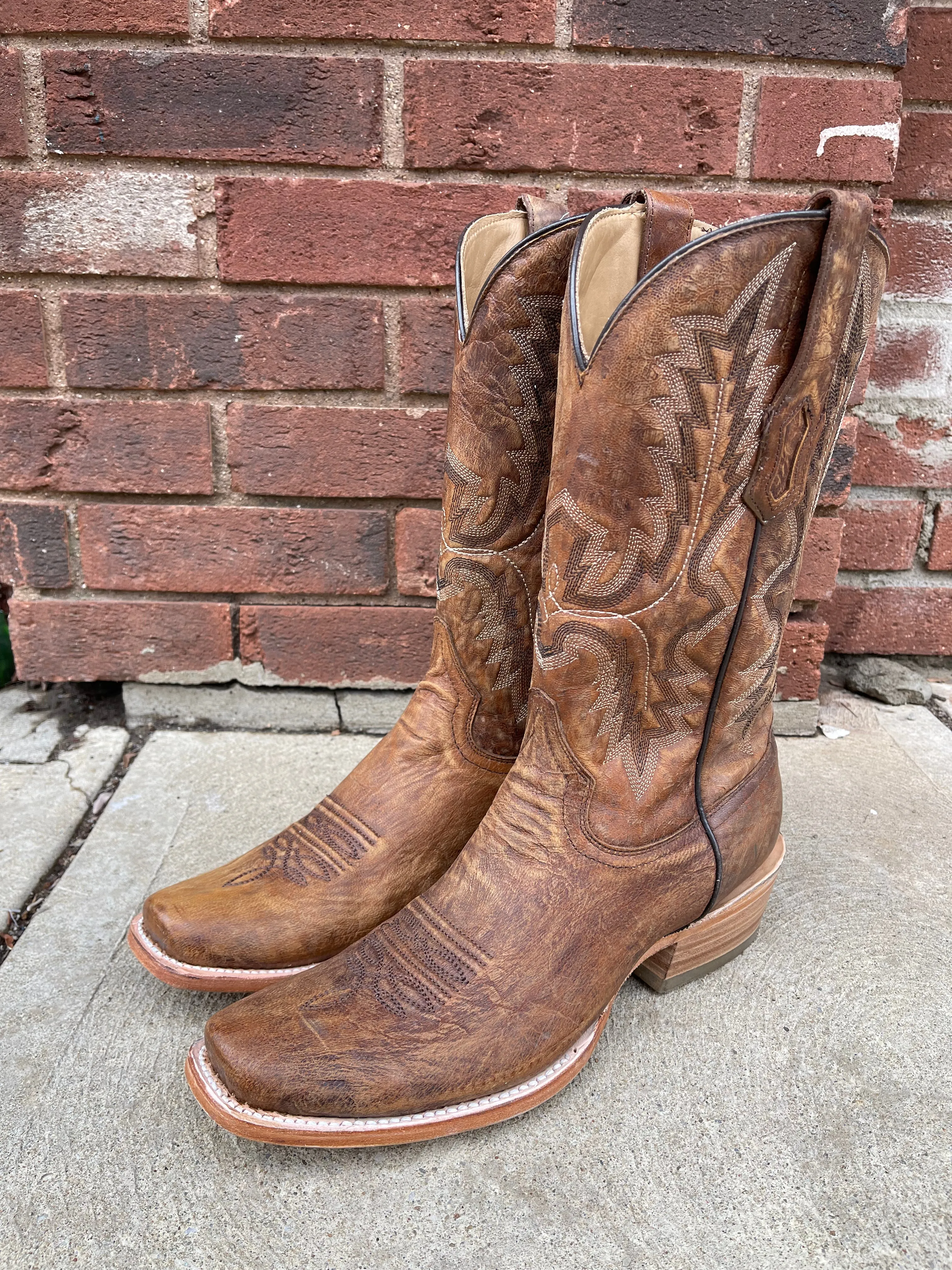 Corral Men's Distressed Brown Narrow Square Toe Cowboy Boots A4229