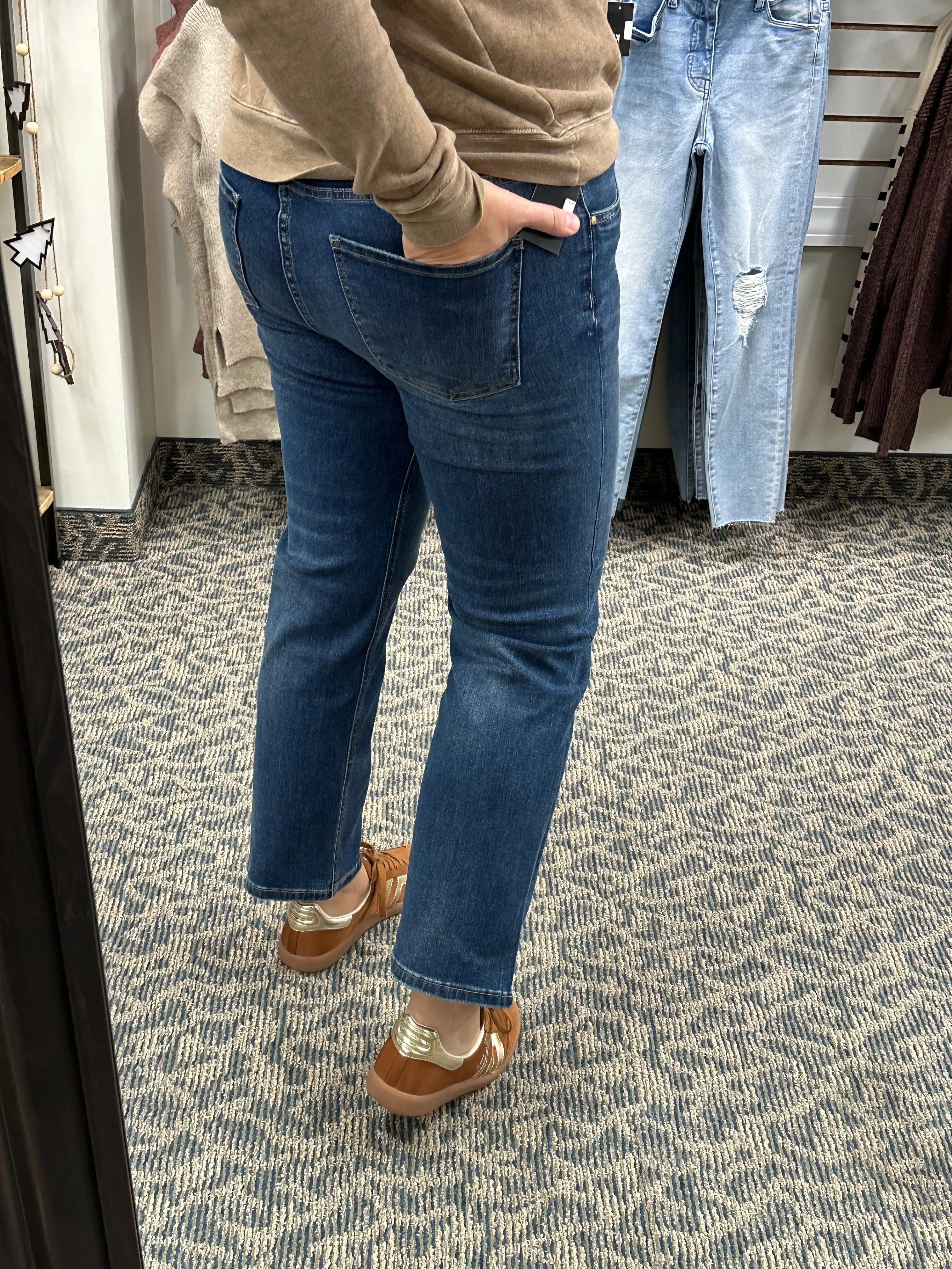 Elizabeth Dainty Dark Jeans (Kut)