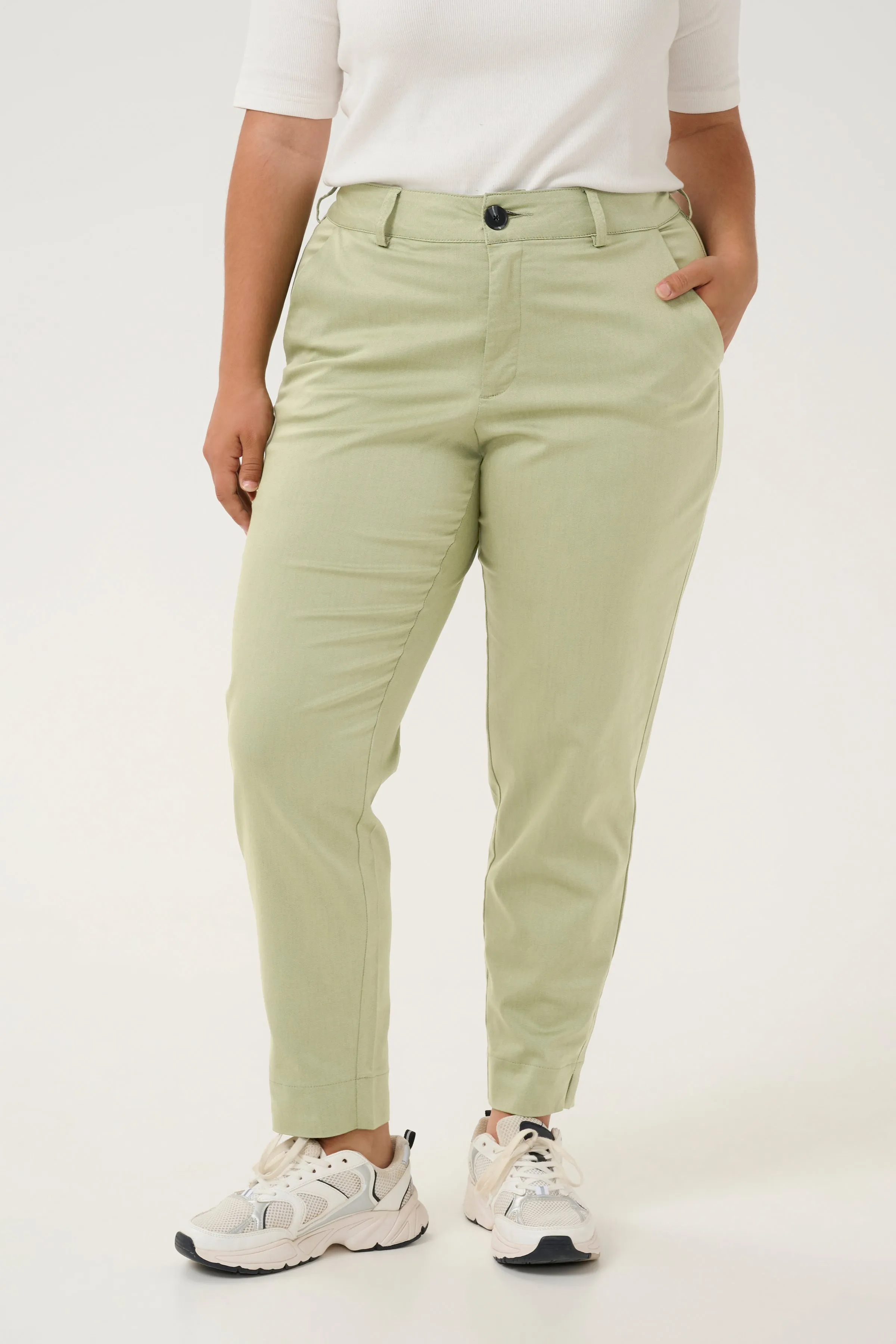 Kaffe Curve Leana Chino in Green