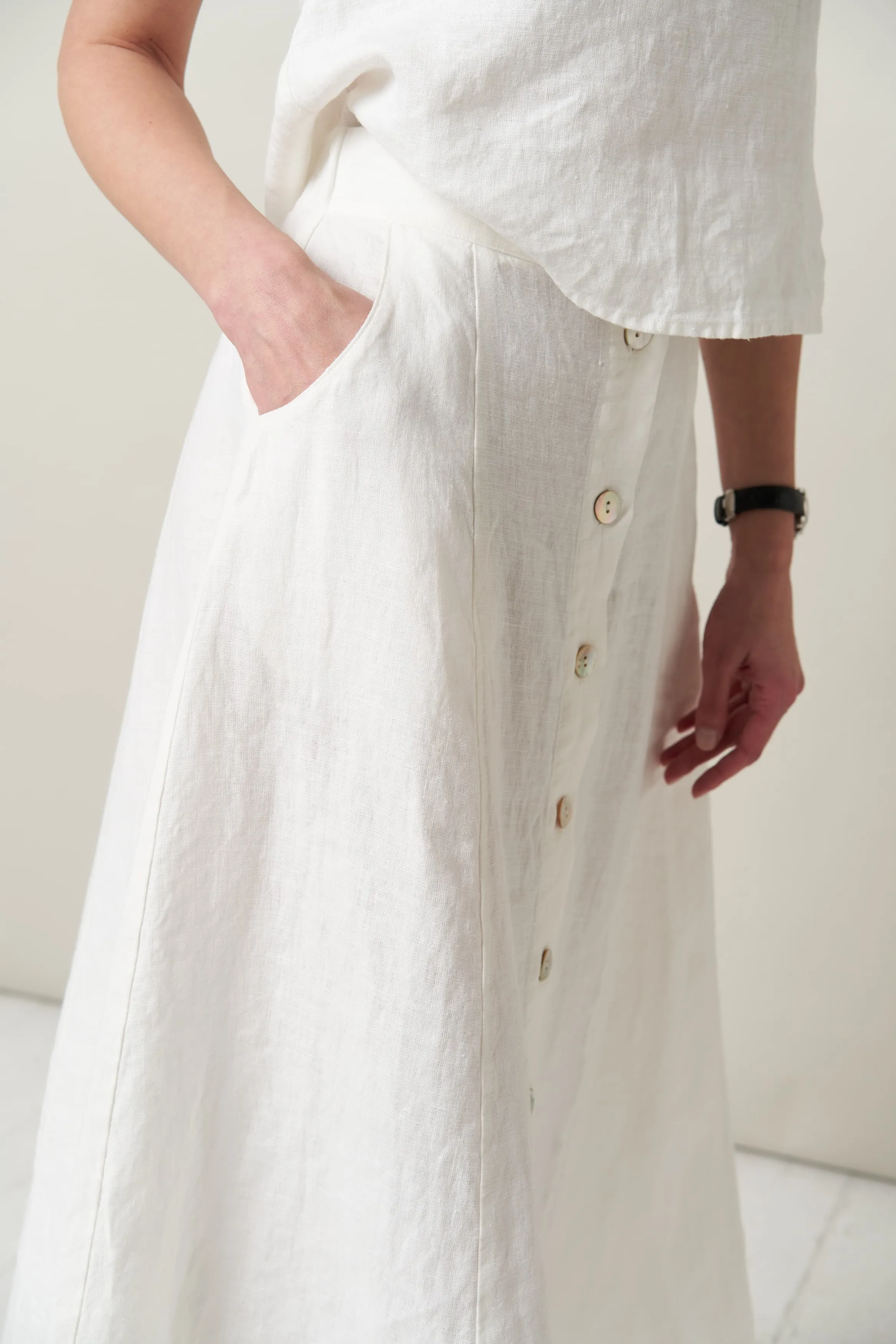 Linen skirt with buttons Kiki