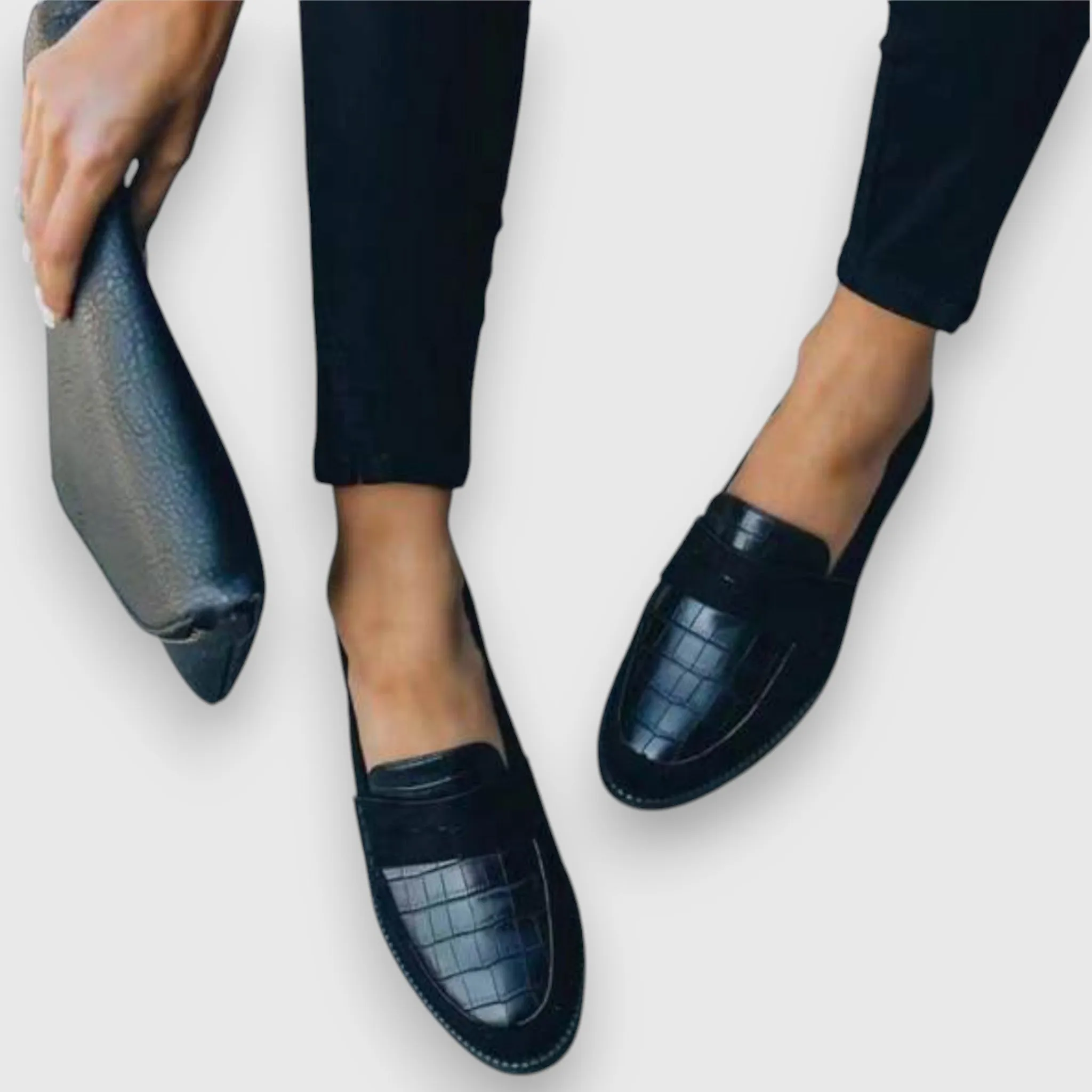 LINY  Sleek Comfort Everyday Loafer