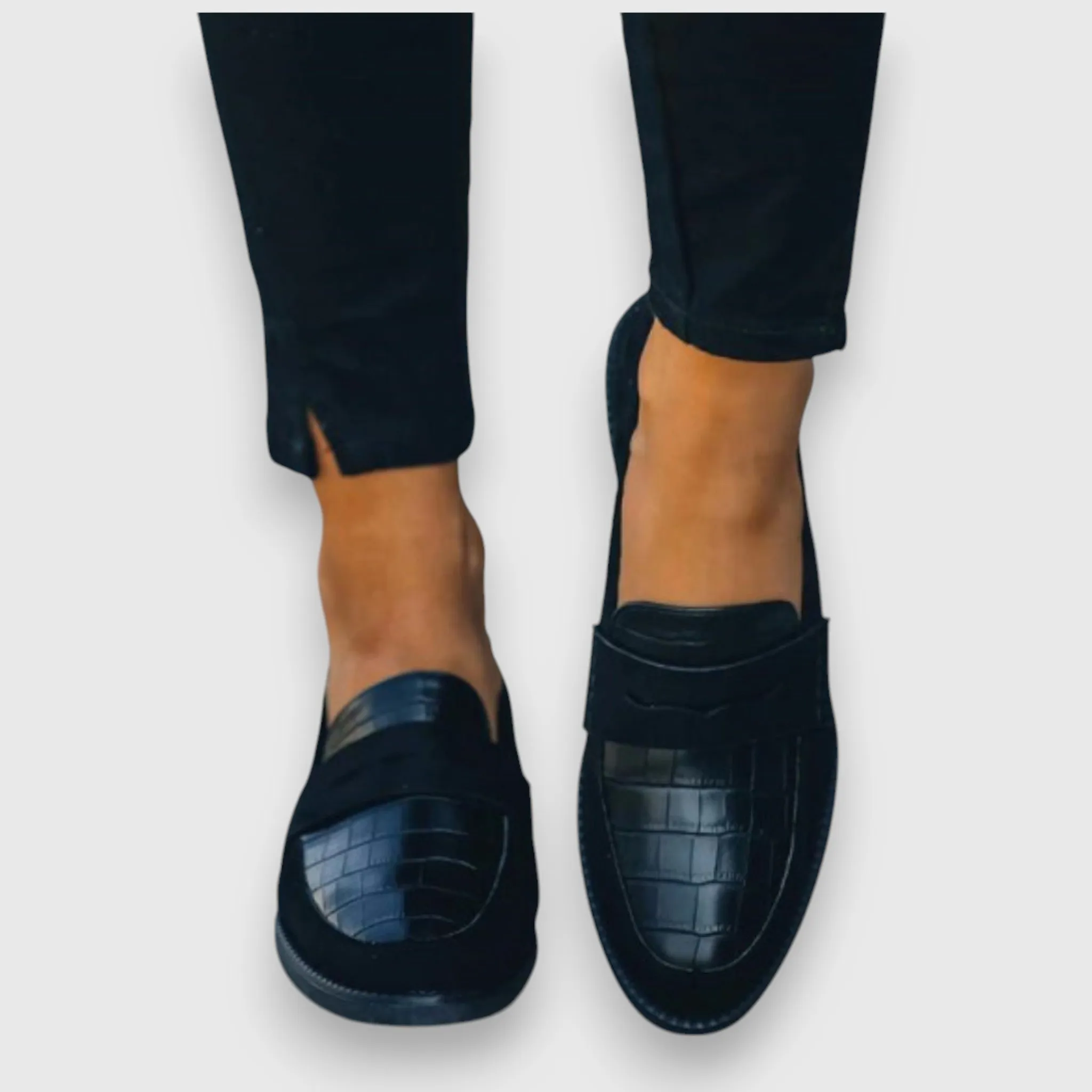 LINY  Sleek Comfort Everyday Loafer
