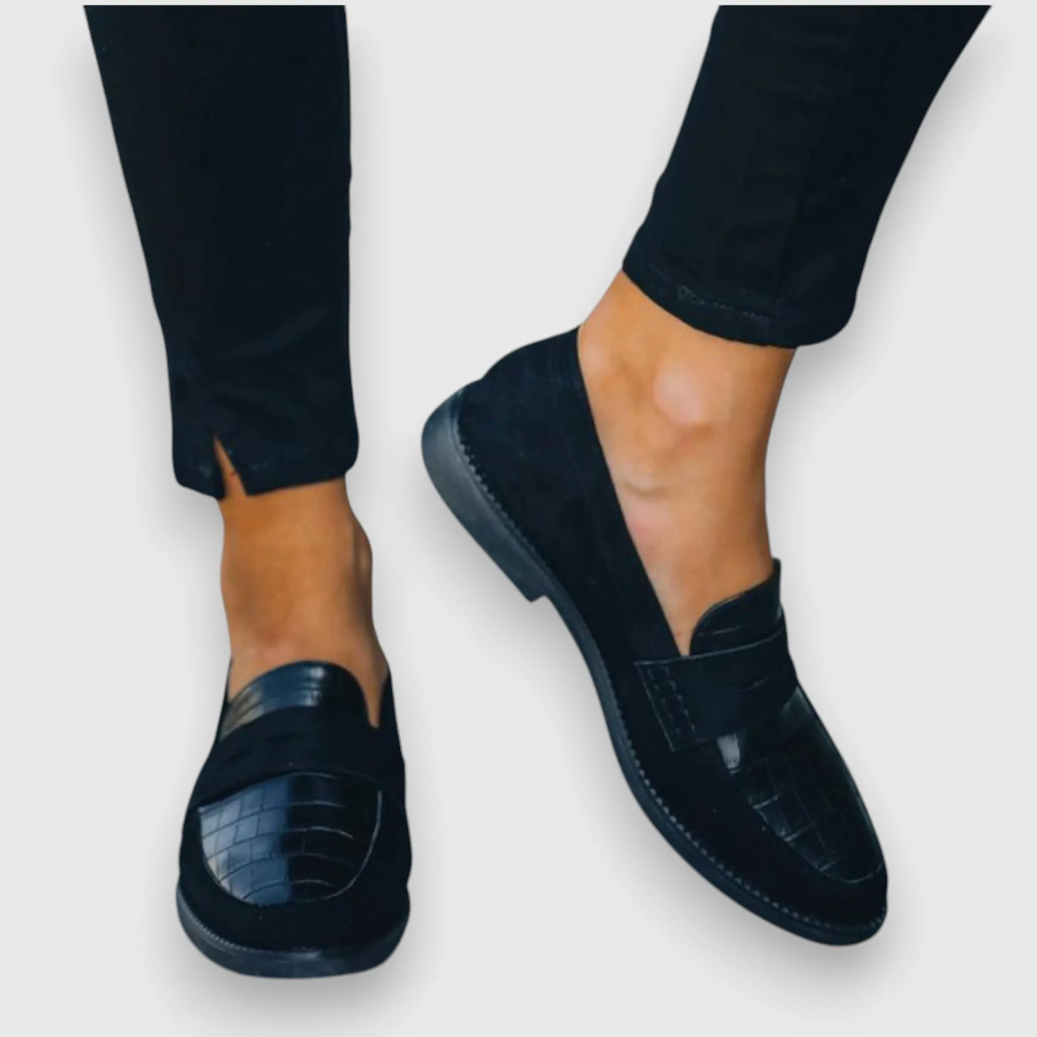 LINY  Sleek Comfort Everyday Loafer