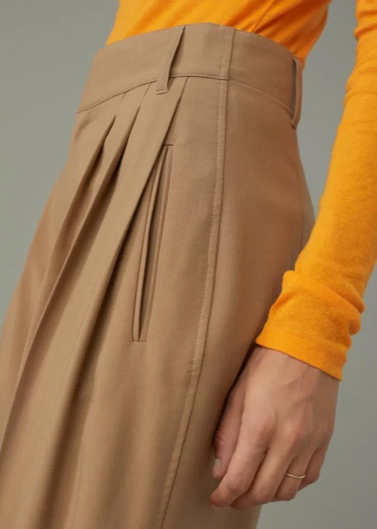 Pleated Wide-leg Trousers