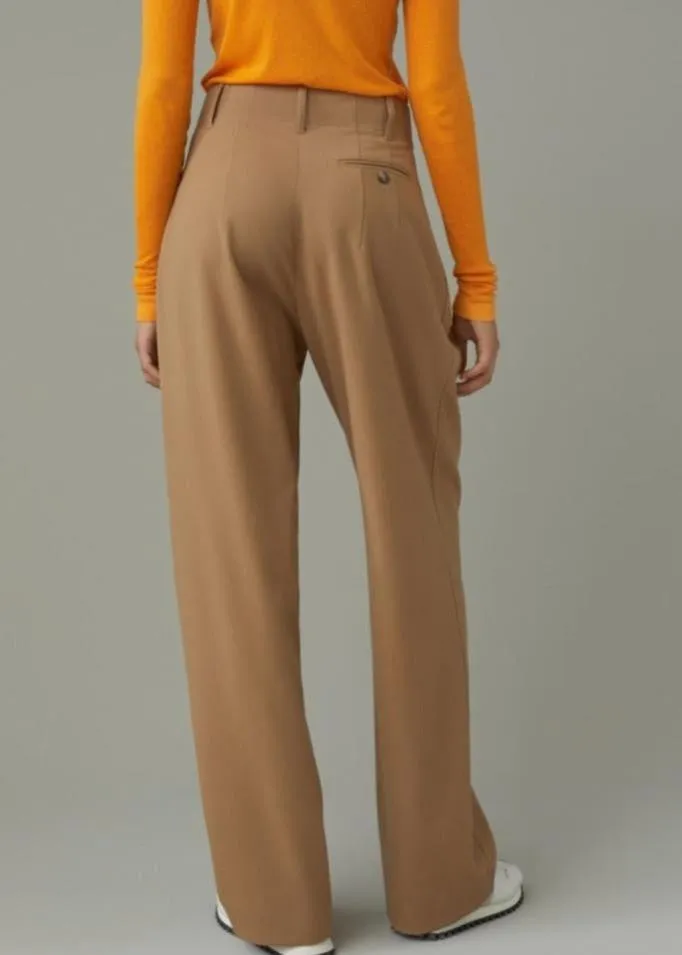 Pleated Wide-leg Trousers