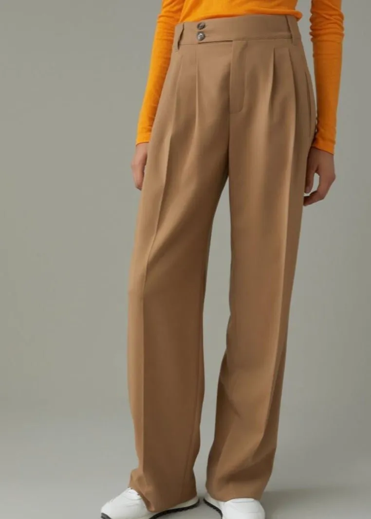 Pleated Wide-leg Trousers