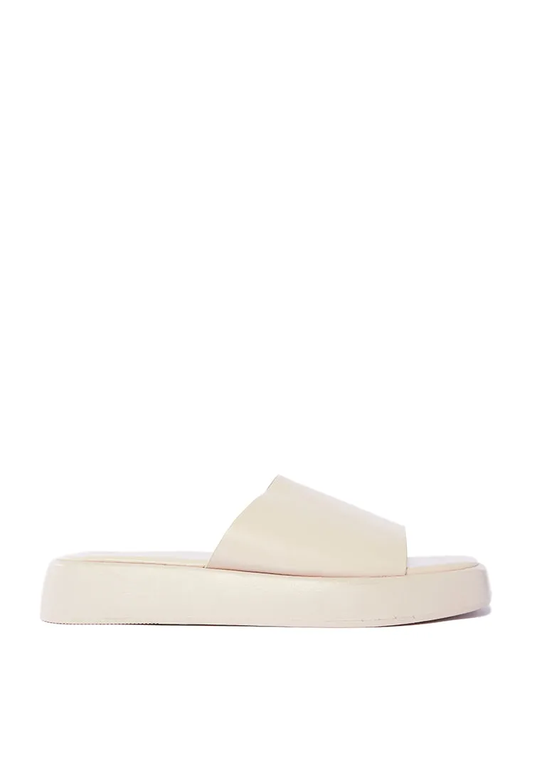 Slip on Sandals Cream